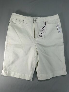 Women’s New With Tags Gloria Vanderbilt Amanda White Bermuda’s Size 14 # 869